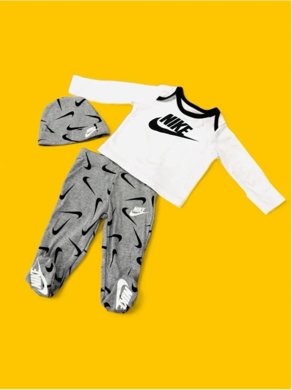 Nike Baby 3-Piece Swoosh Outfit Set Shirt Footed Pants Beanie Gray White 3M
